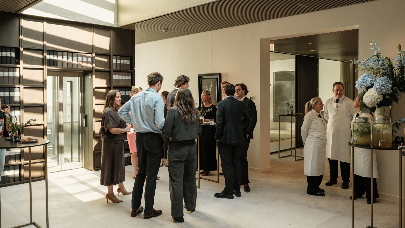 Receptie in de lobby van het nieuwe kantoor van Lato Notarissen