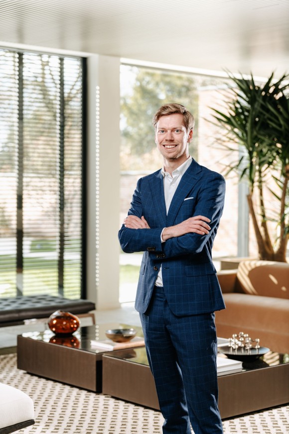 Portret van Oscar Bedert, medewerker van Lato Notarissen