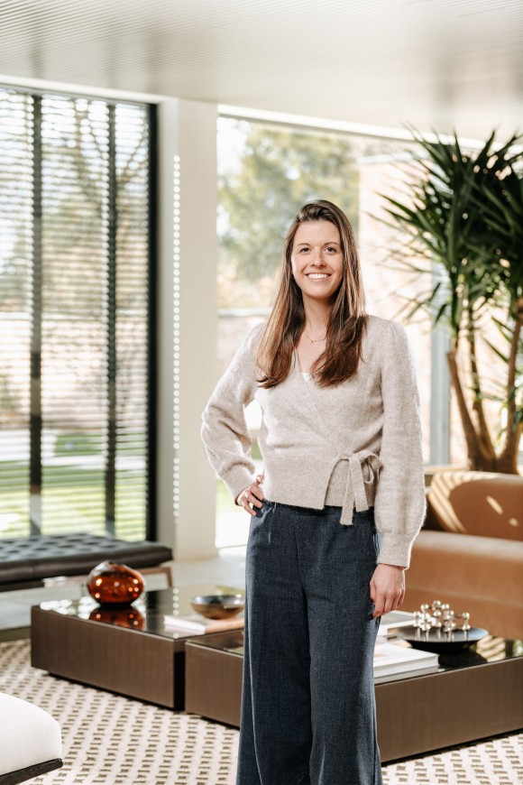 Portret van Yana Muyldermans, medewerker van Lato Notarissen